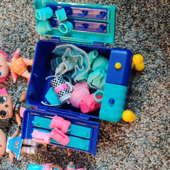 Big lot of LOL SURPRISE DOLLS/CAR - Picture 5 of 5